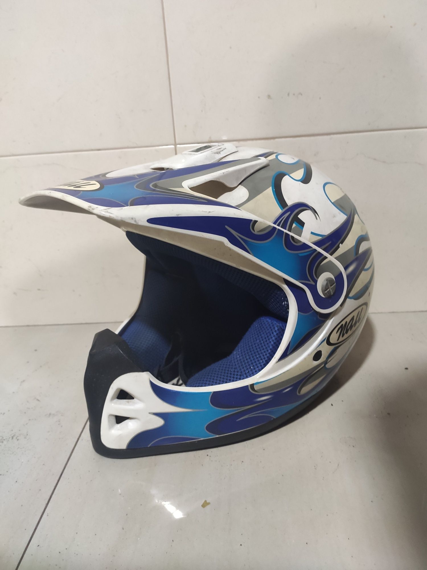 Vendo capacete de mota usado