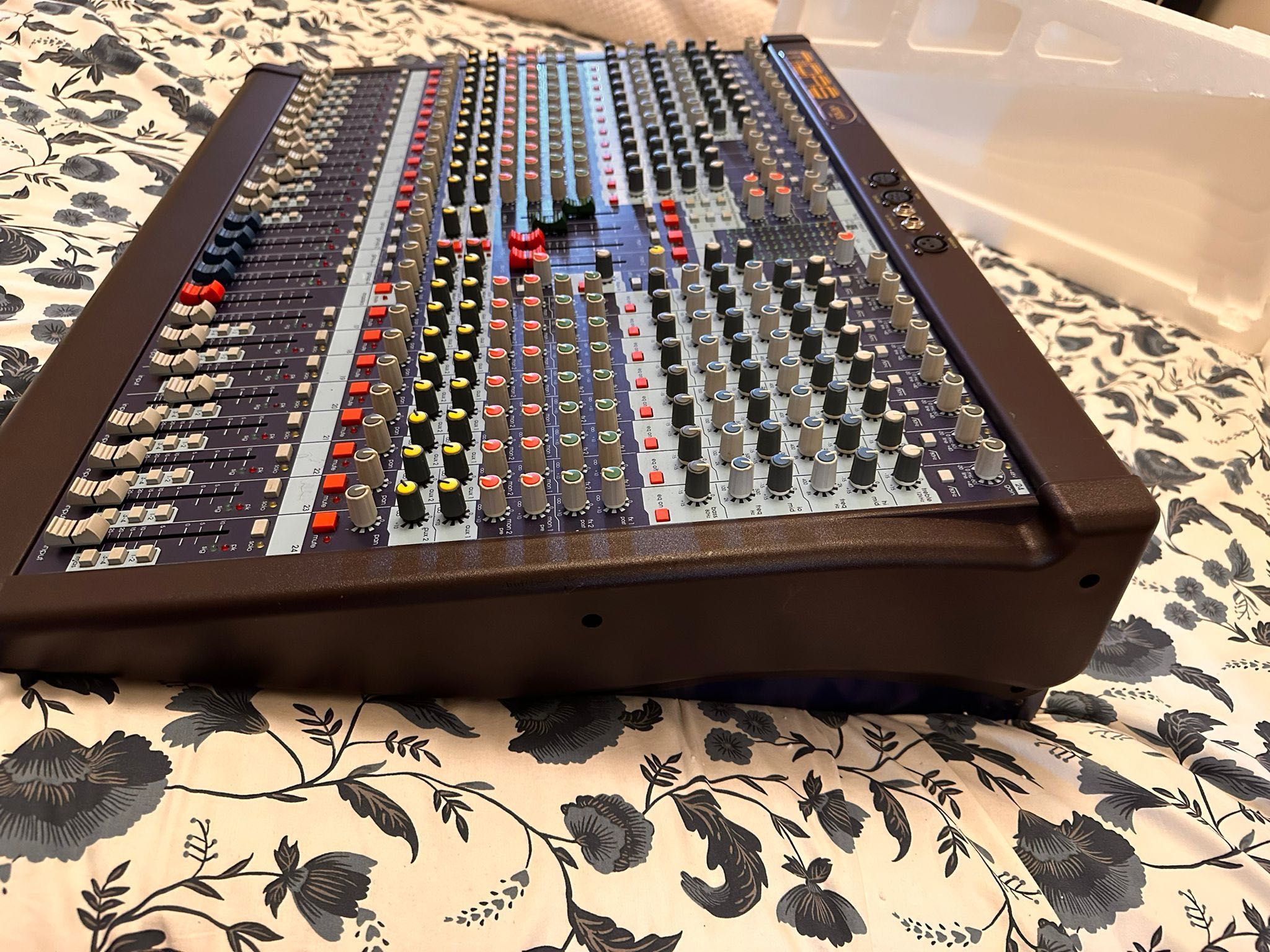 Mixer midas venice 240 NOVO NA CAIXA ORIGINAL som made in europe