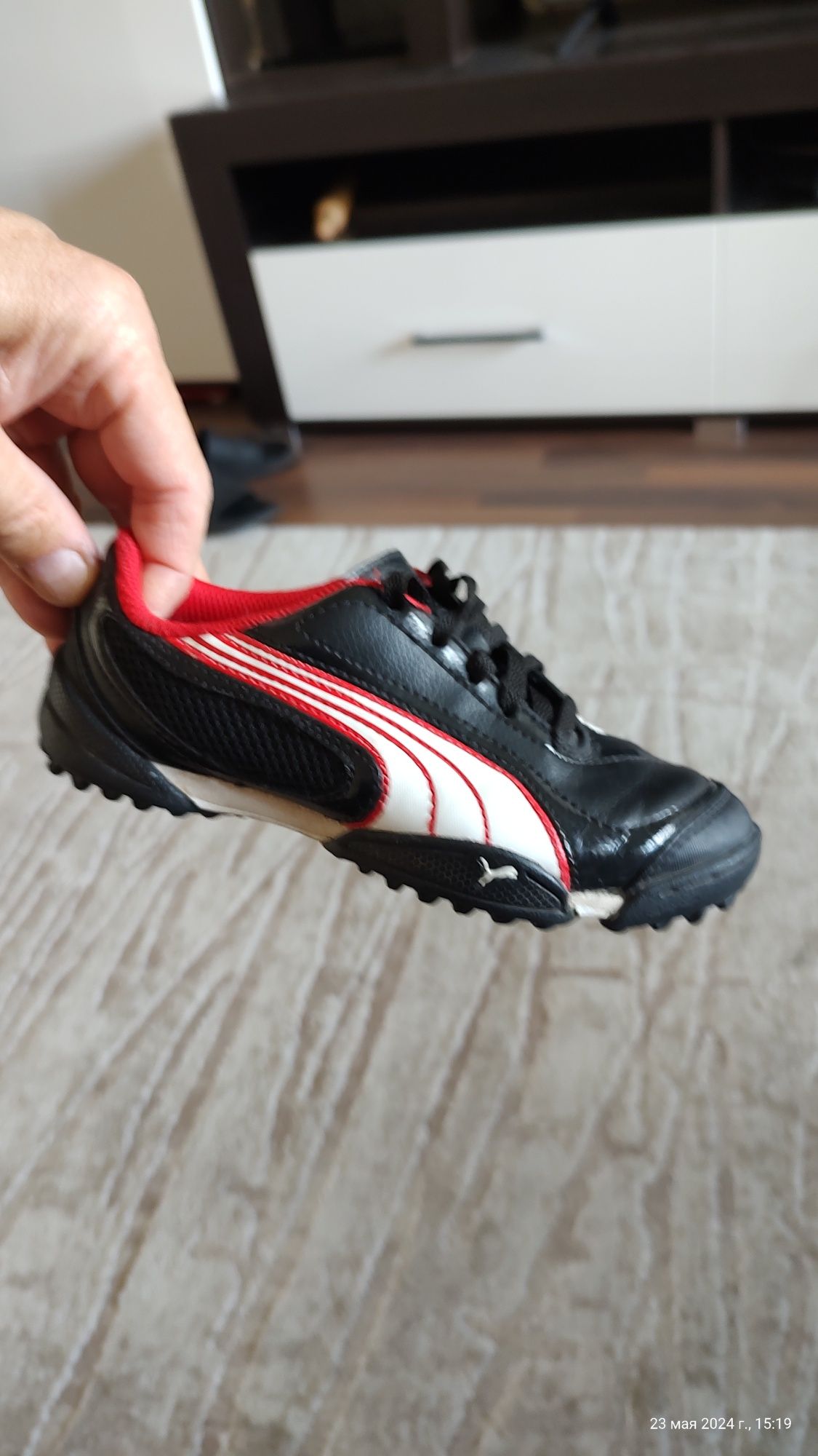 Бутси, копочки, сороконіжки Puma.