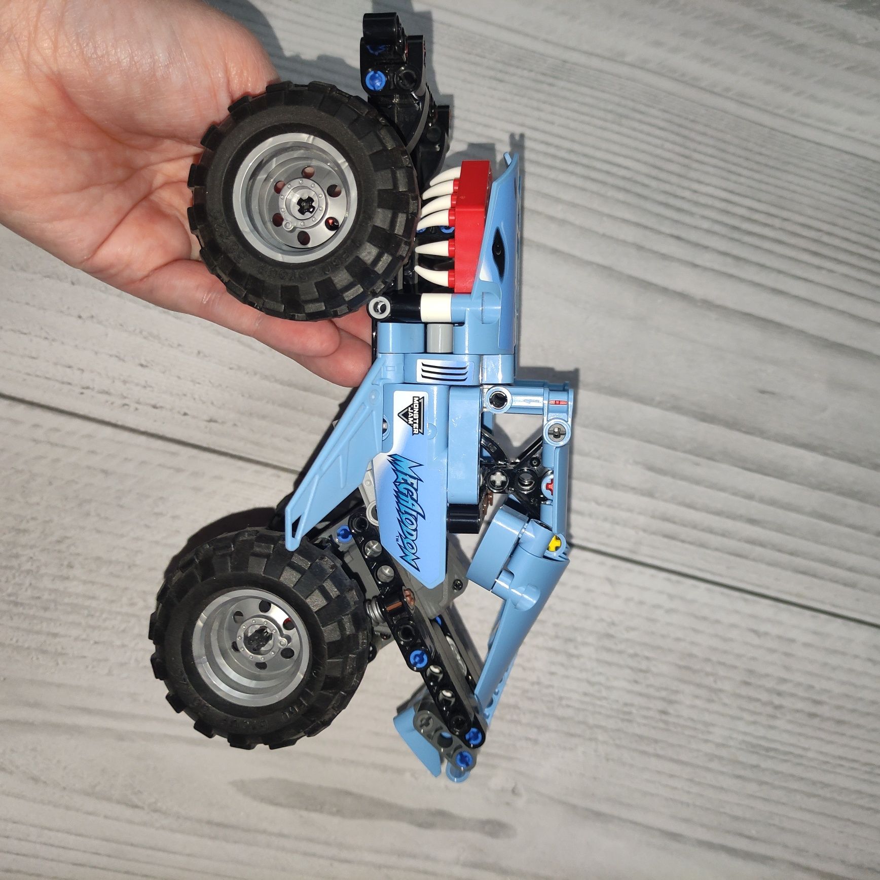 Конструктор LEGO Technic Monster Jam Megalodon