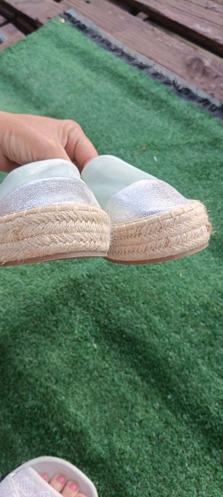 Miętowe espadryle