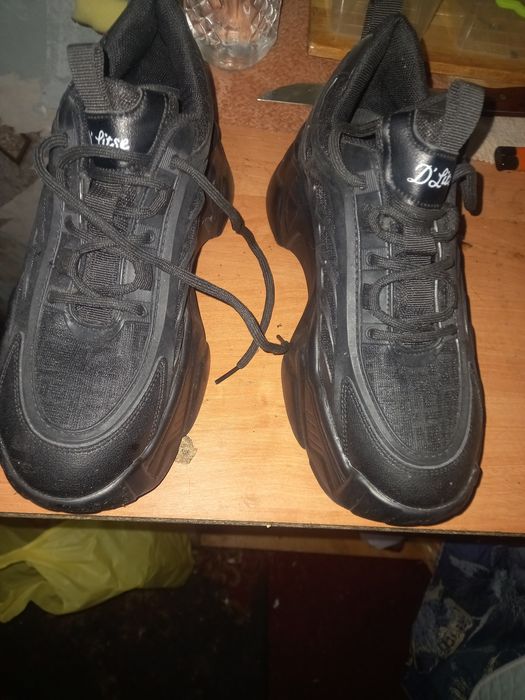 Кросовки женские