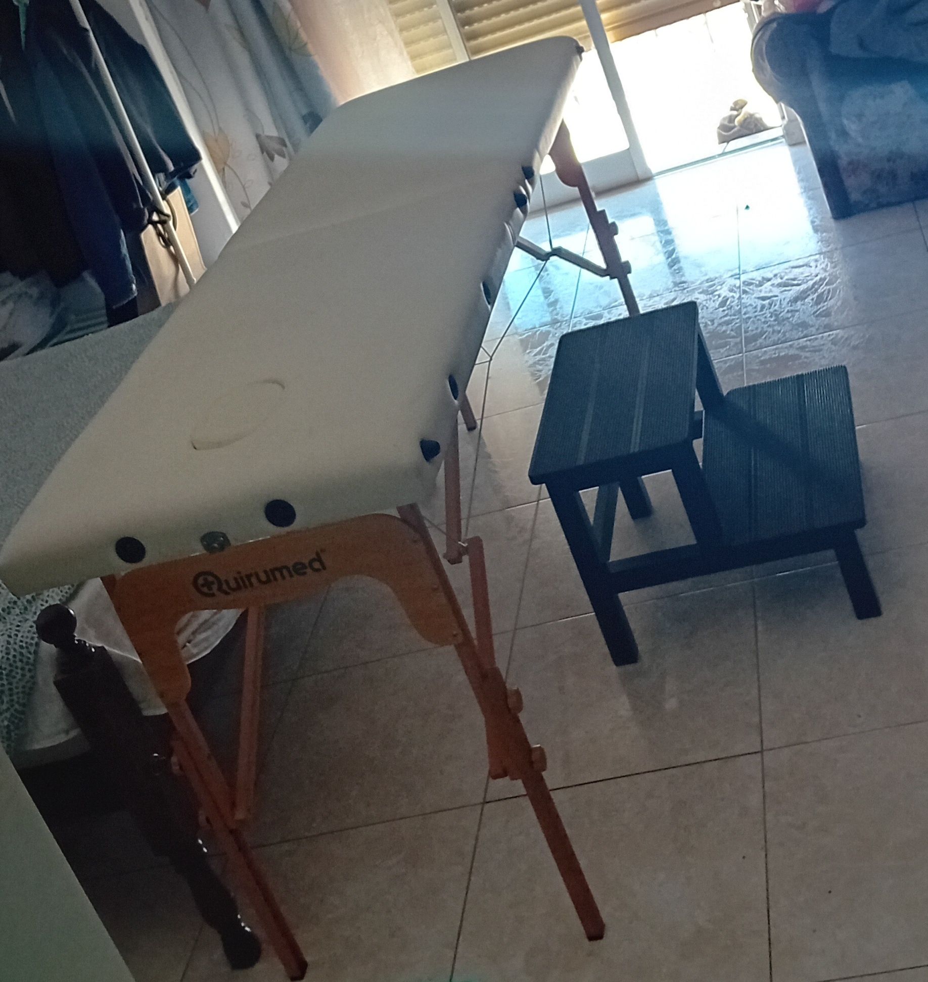 Marquesa branca portátil + escada