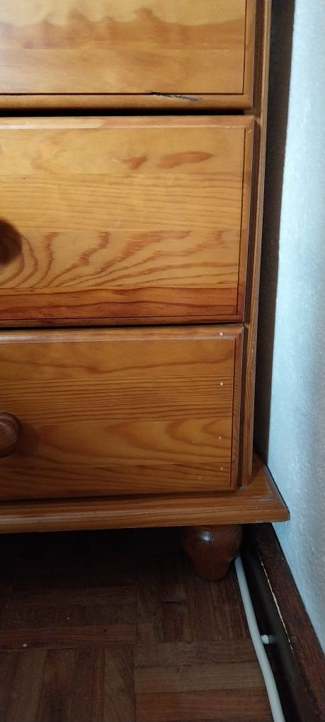 Mobília de Quarto completa em Pinho Mel