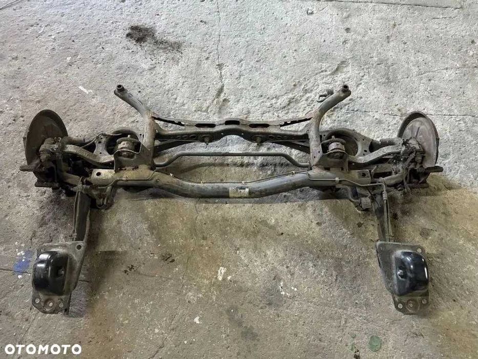 Audi A3 8P Volkswagen Golf 5 V Belka Zawieszenie Tylne Tył Sanki Wózek