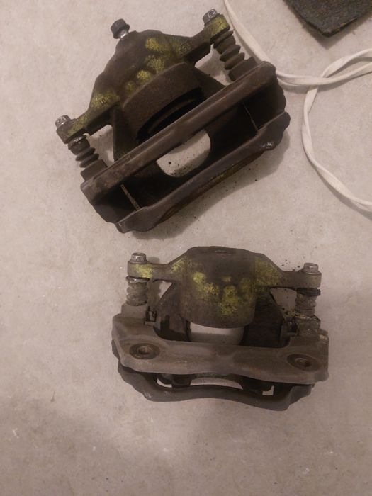 Супорта тойота авенсіс т27