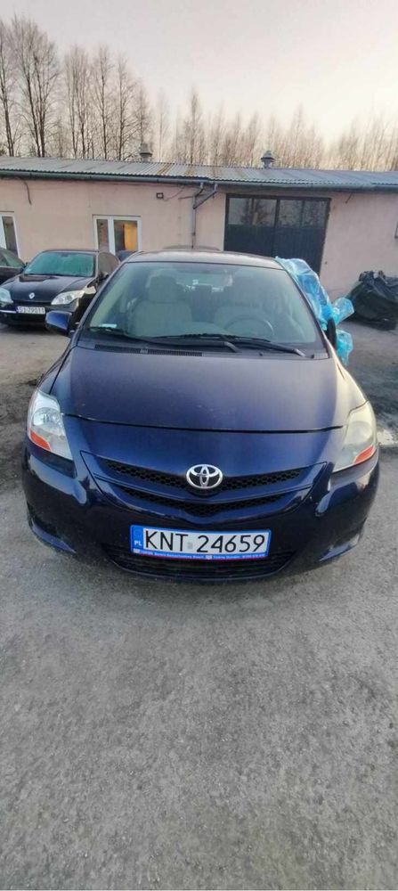 Klapa tylna Toyota Yaris sedan USA