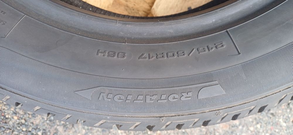 215/60R17 96H FULDA , dwie używane opony zimowe.