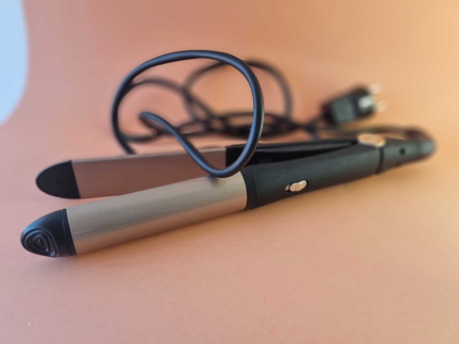 Ferro de cabelo - Alisa e modela