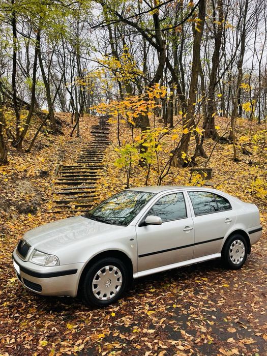 Продаю Škoda Octavia 1.6, пробіг 92 тис, гаражне зберігання, Київ