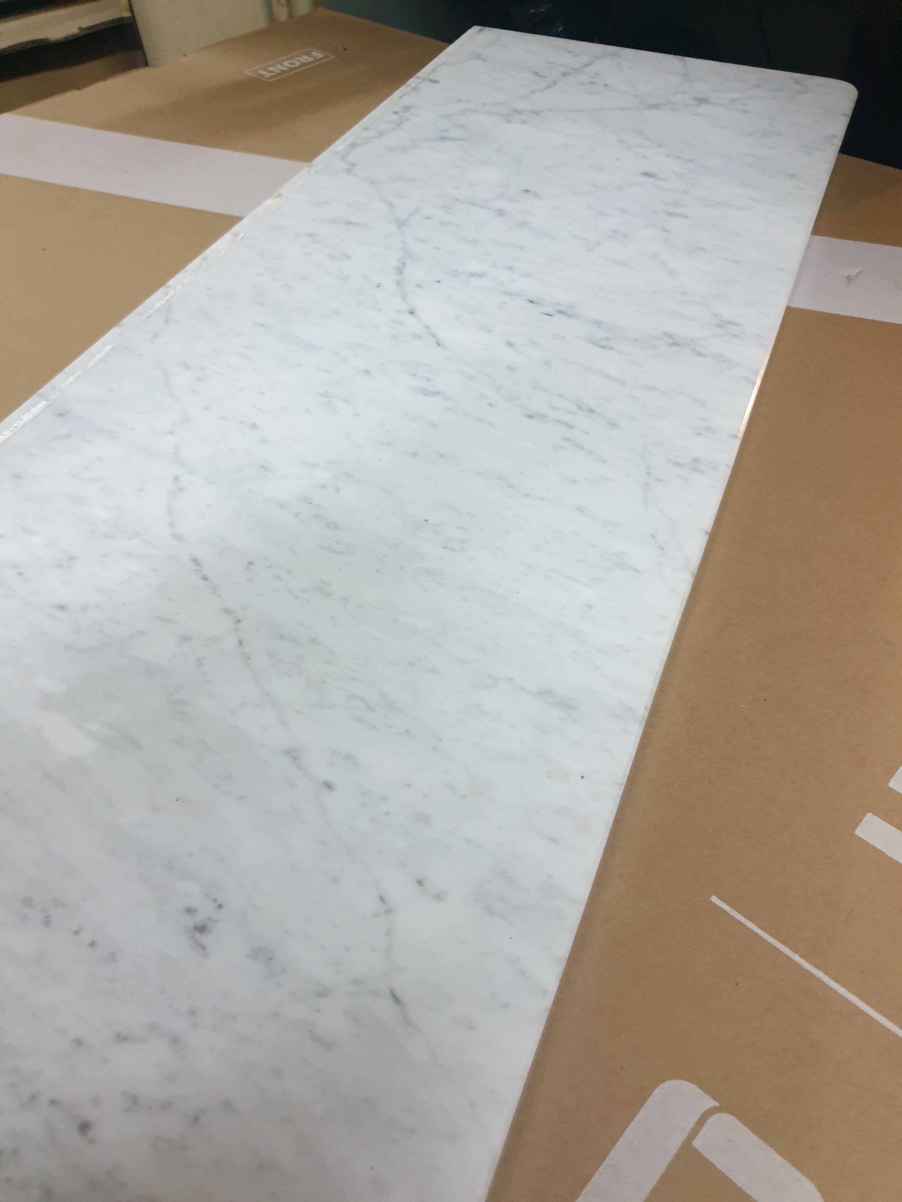 Parapet marmurowy 92cm marmur matmurowy bialy jasny szary mazany