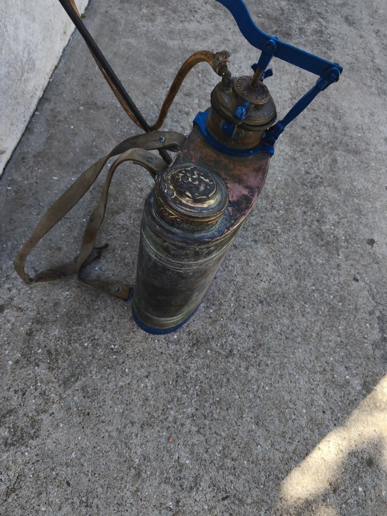 máquina de sulfatar/ pulverizador em cobre antiga
