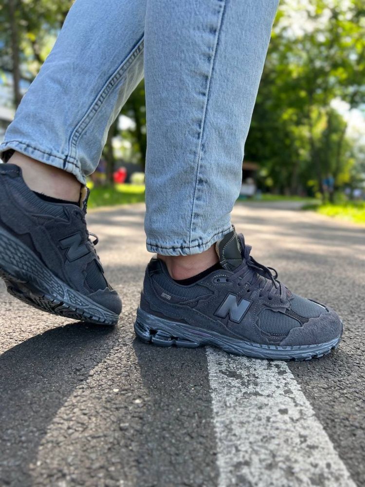 Кросівки New Balance 2002R