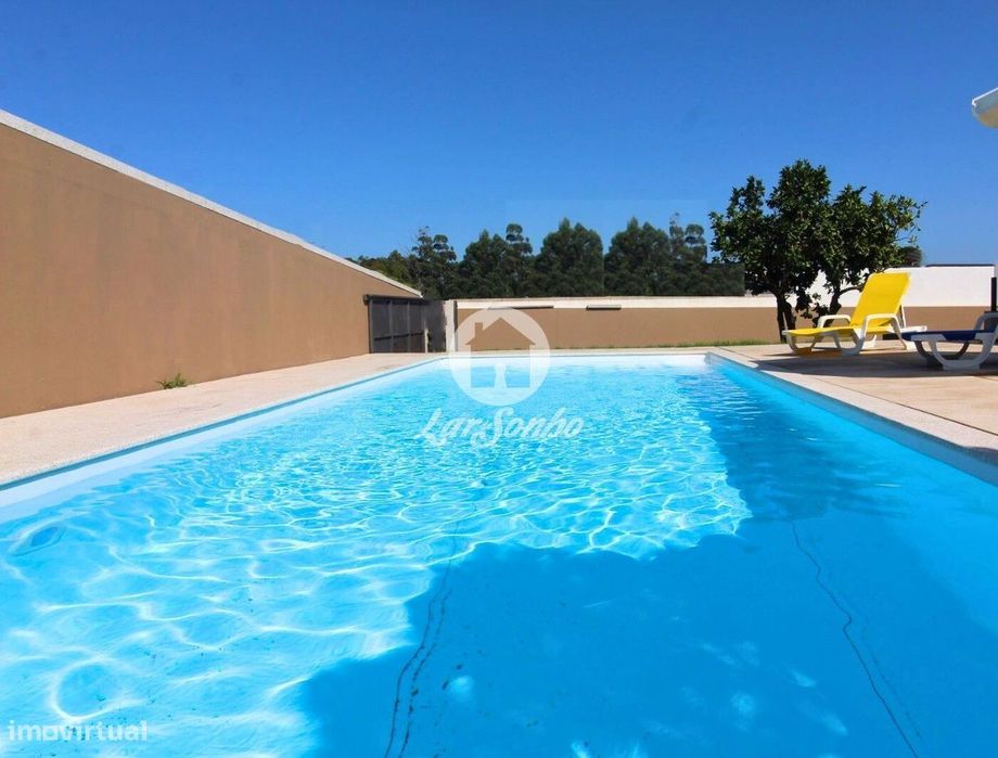 Moradia com acabamentos de Luxo