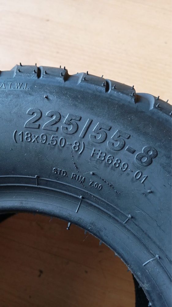Pneu 225/55-8 (18x9.50-8) para Mota Elétrica Citycoco