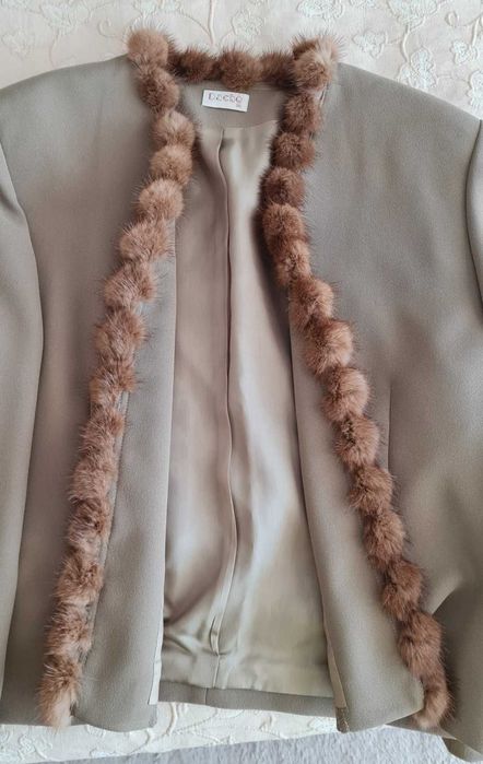 Casaco elegante com pelo
