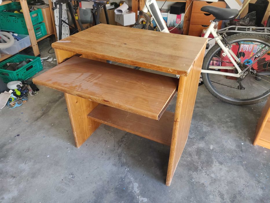 Secretária de madeira