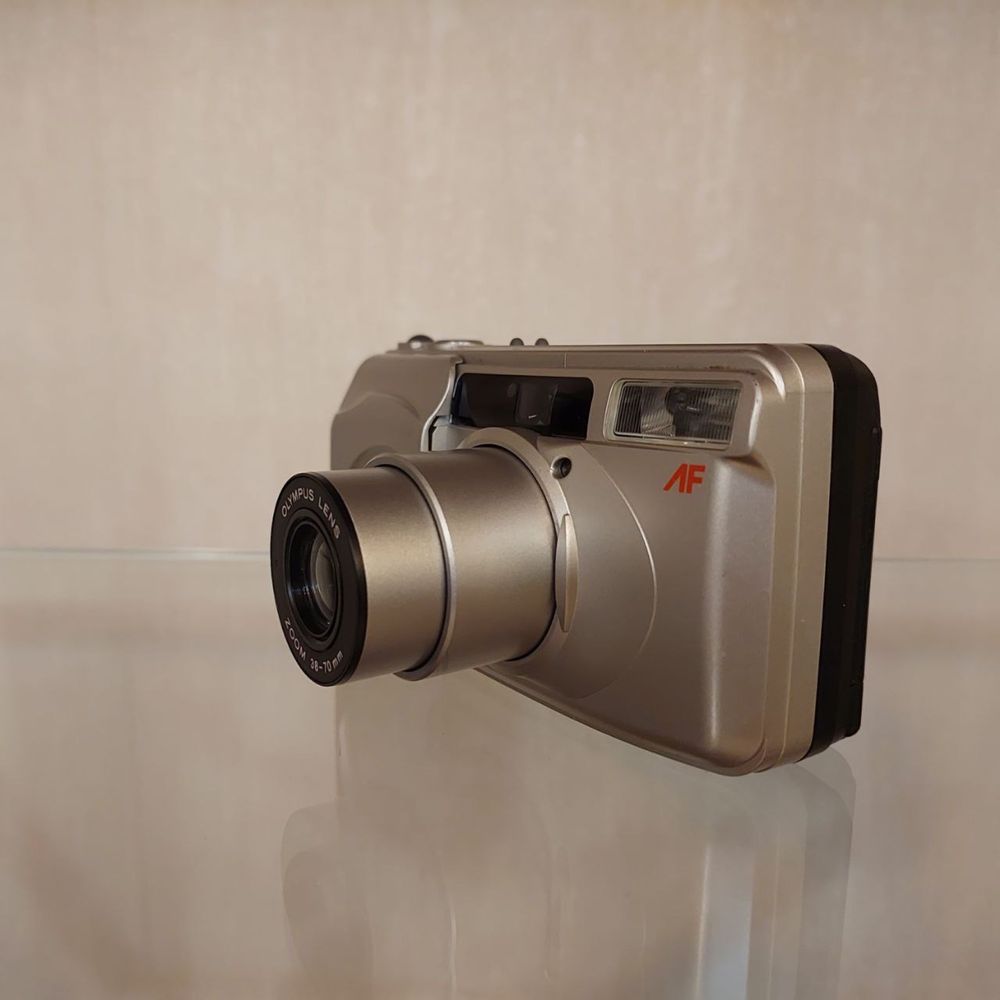 Olympus superzoom 70 g, плівковий фотоапарат