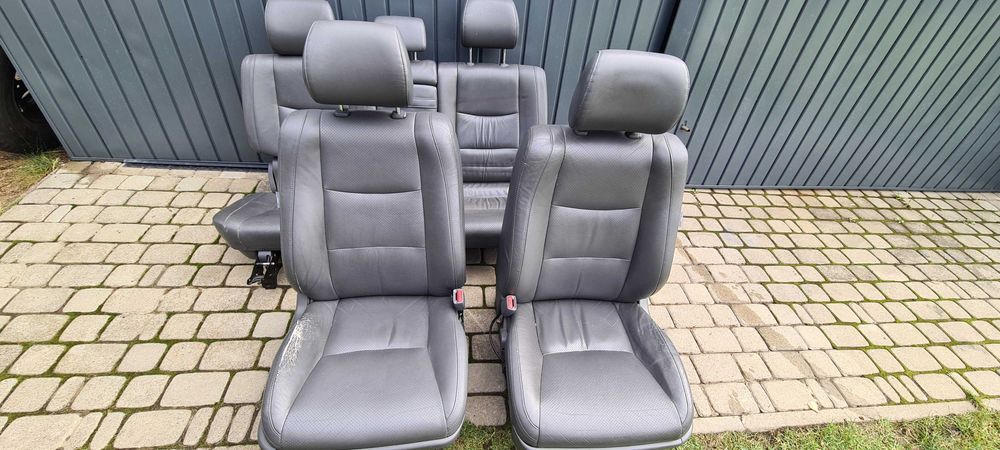 Fotele Toyota Land Cruiser 120 komplet