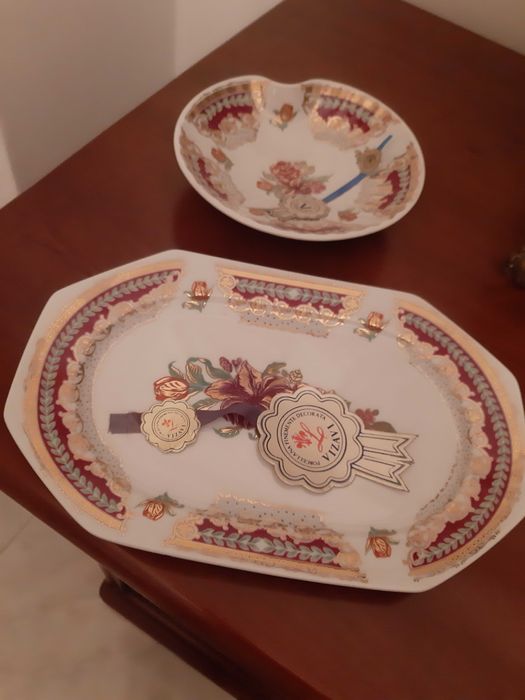 Porcelana de Limoges. Travessa e Concha decorativas.