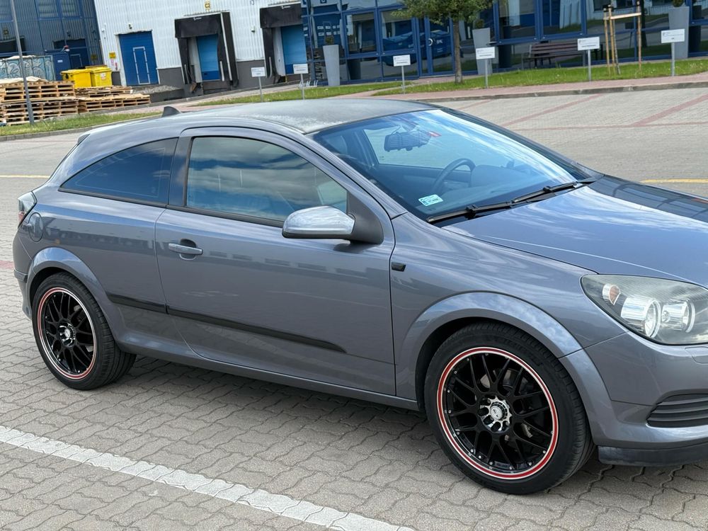 Sprzedam Opla Astrę GTC coupe 1.8 benzyna w doskonałym stanie