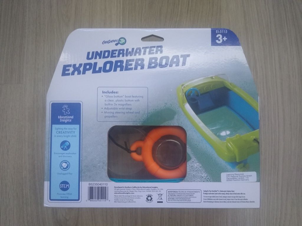 Barco de exploração subaquática