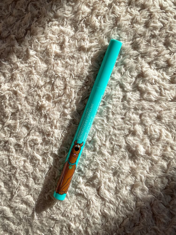 Nieużywany granatowy brokatowy eyeliner Scooby-Doo x wet n wild