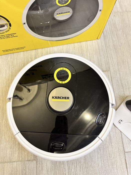 Продам робот пилосос полотер Kärcher rcf3