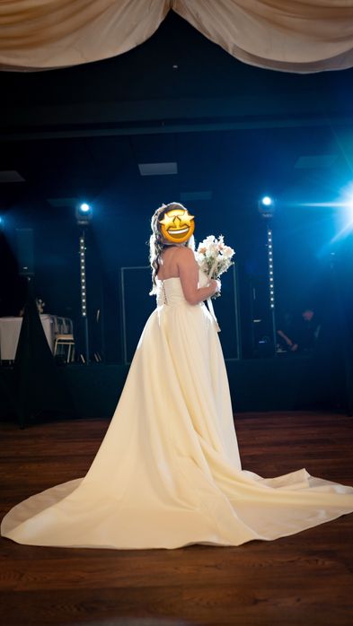 Suknia ślubna z trenem, rozmiar 40–42, gorset, bez ramiączek