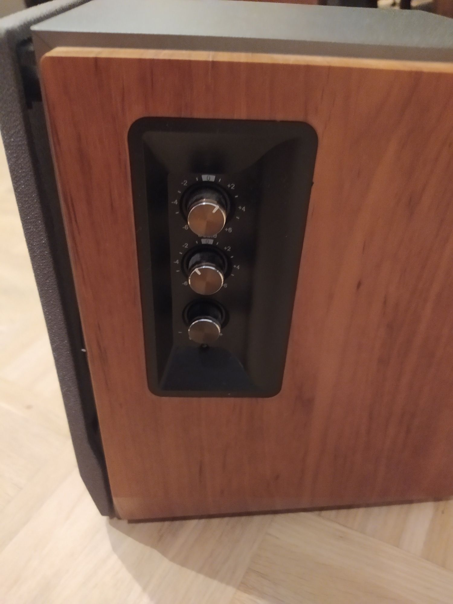 Edifier R1600T wspaniałe głośniki 60W do komputera w idealnym stanie