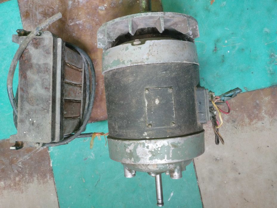 Двигатель однофазный от полуавтоматической стиральной машины Заря-2М