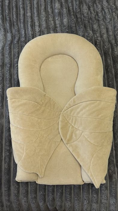 Кокон з крилами «під крилом»