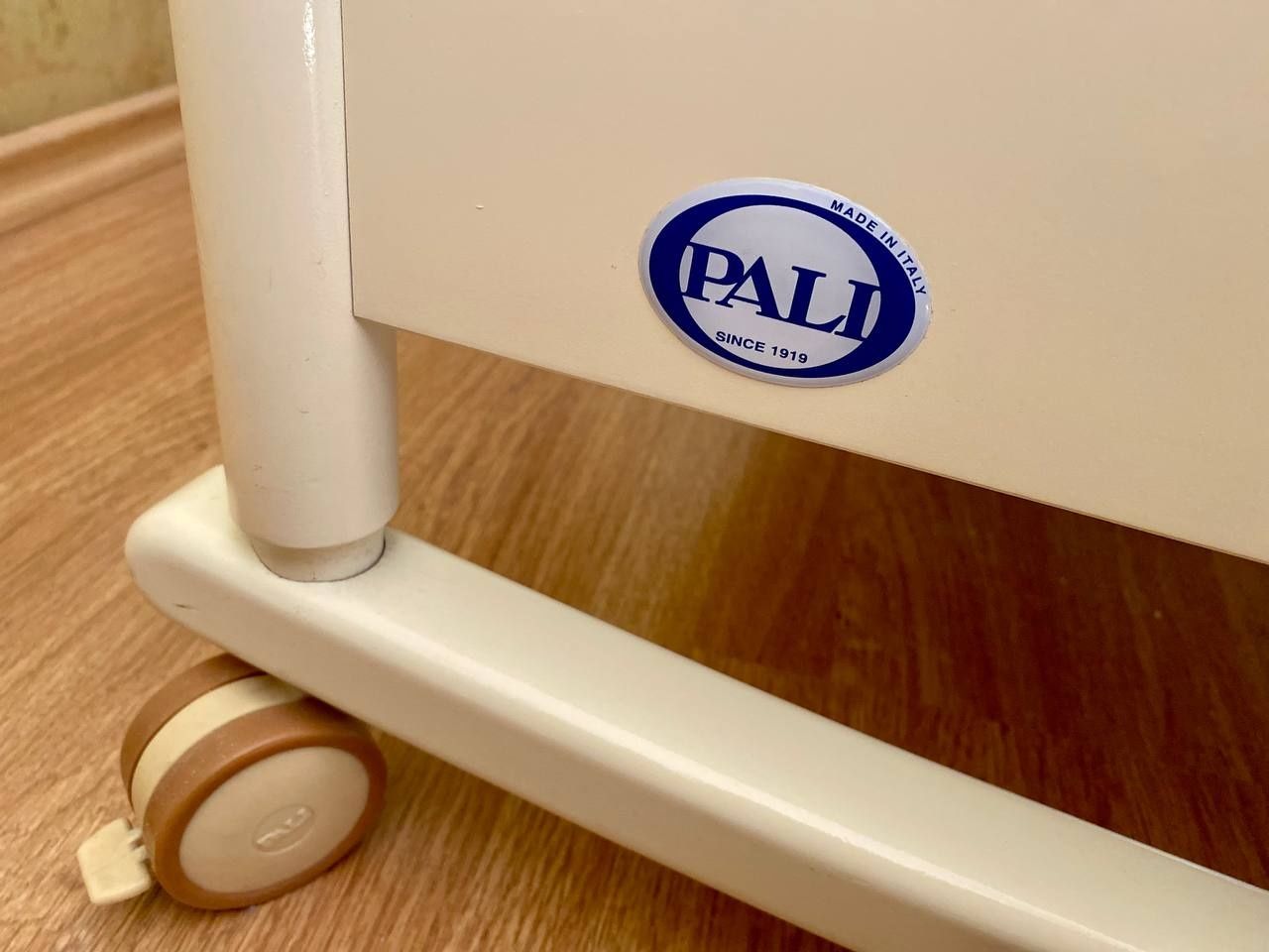Продам кроватку итальянского бренда PALI с оригинальным матрасом