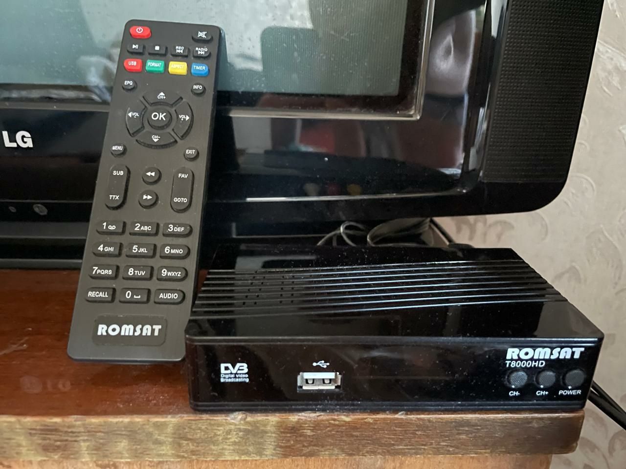 Телевізор LG ultra slim+ тюнер ROMSAT DVB- T2