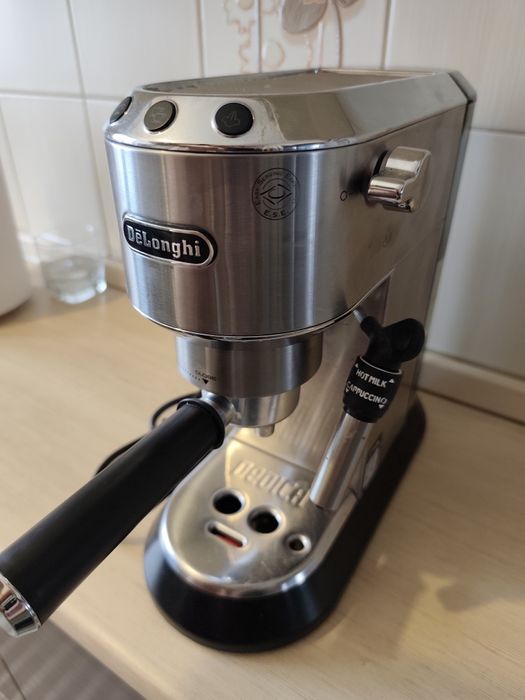 Ekspres kolbowy DeLonghi