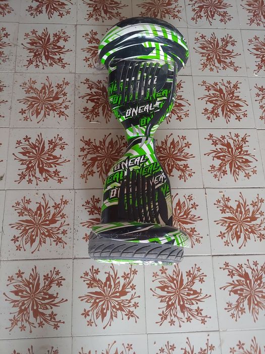 Гіроскутер зеленого кольору