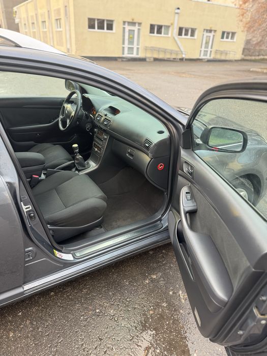 Toyota Avensis 2006р 2,0d мкпп 6ст в ідеальному стані універсал дизель