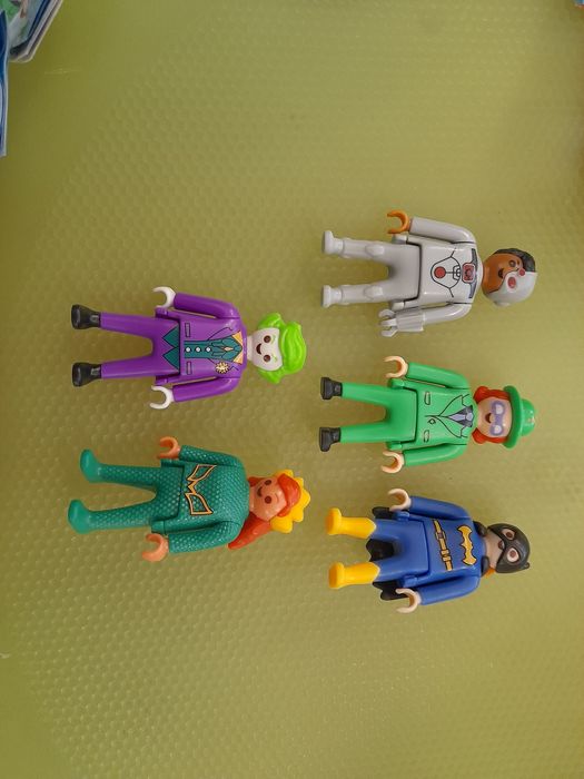 Bonecos Playmobil kinder Surpresa DC Comics Heróis Batman Vilões Joker