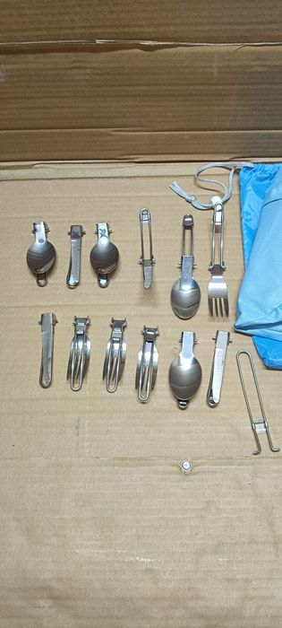 Bulin Zestaw naczyń kempingowych dla 4 osób