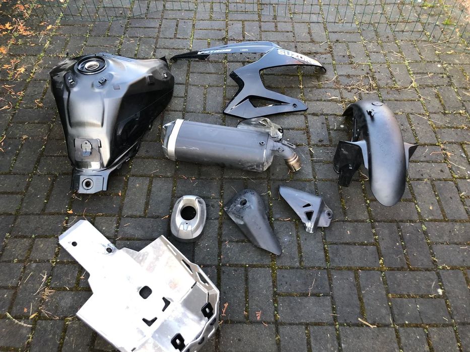 Suzuki V- Strom  DL 1000  1050 zbiornik felga koło osłona