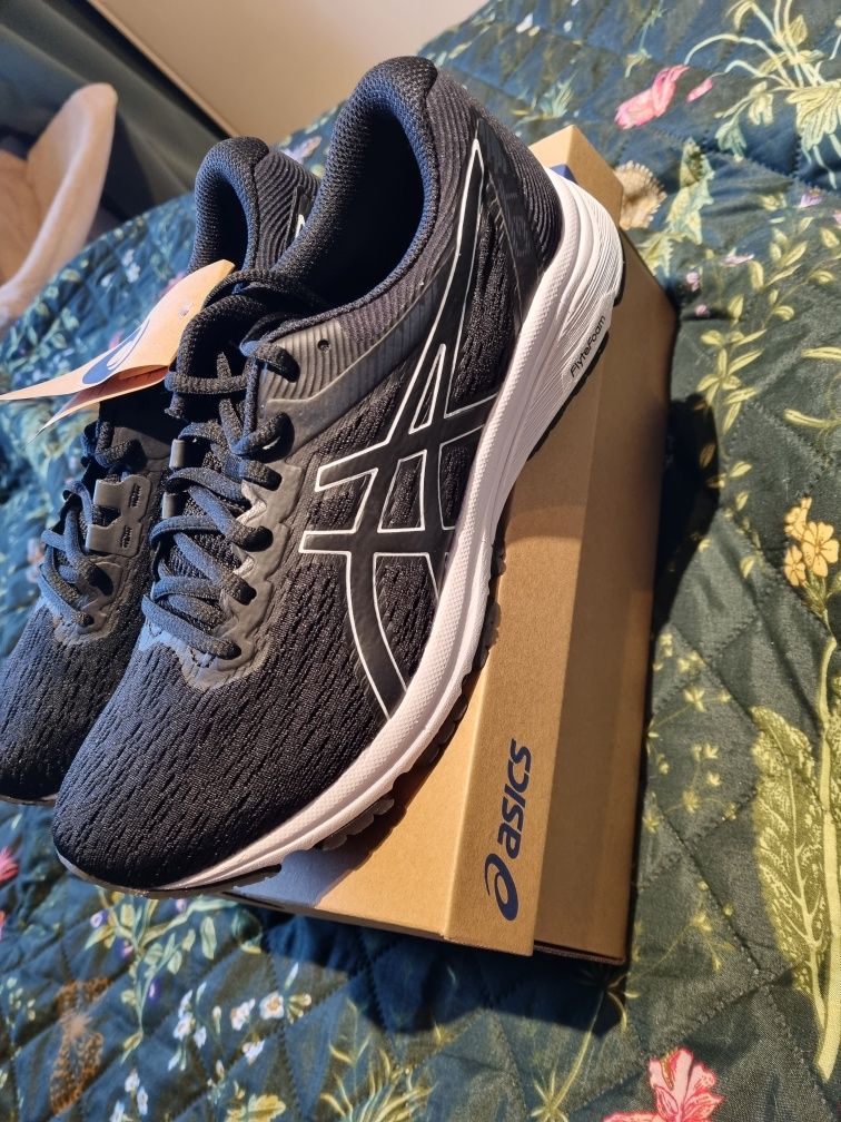 Nowe buty Asics GT-800 rozmiar 41.5