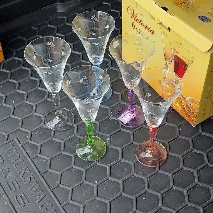 Продаётся набор рюмок