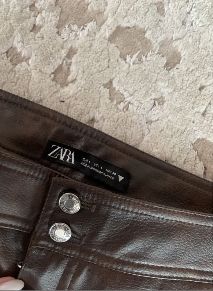 Шкіряні штани ZARA