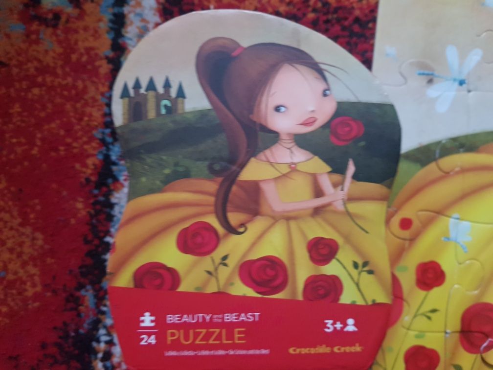 Puzzle z motywem dziewczynki w różach