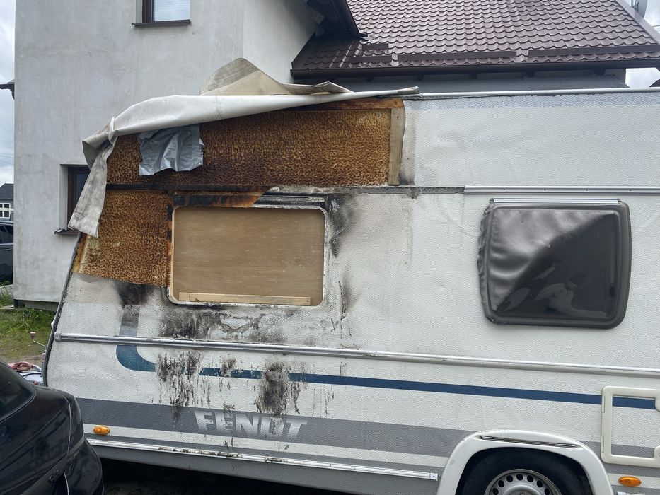 Przyczepa kempingowa FENDT CARAVAN SAPHIR 495. 1700DMC  uszkodzona