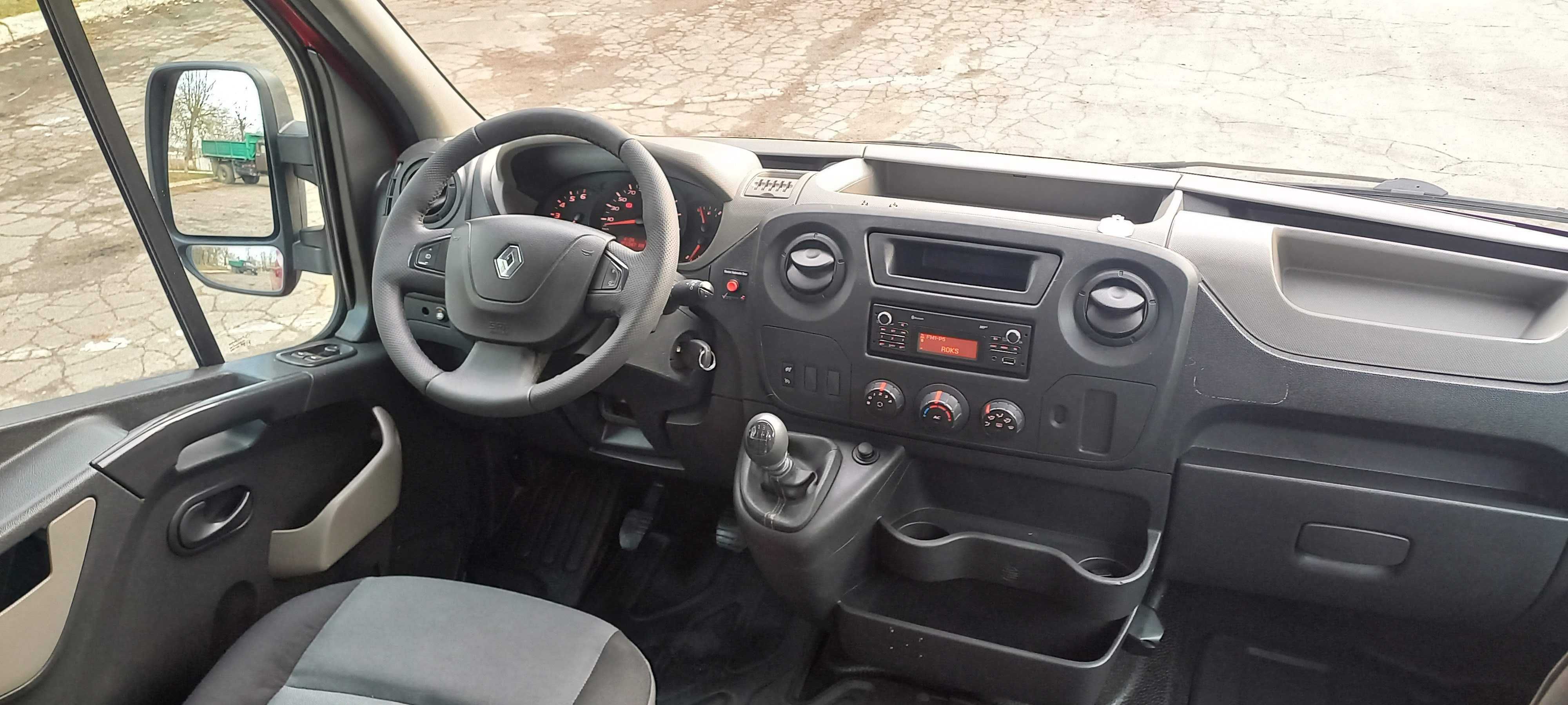 Автобус Renault Master 2015р 8+1 м