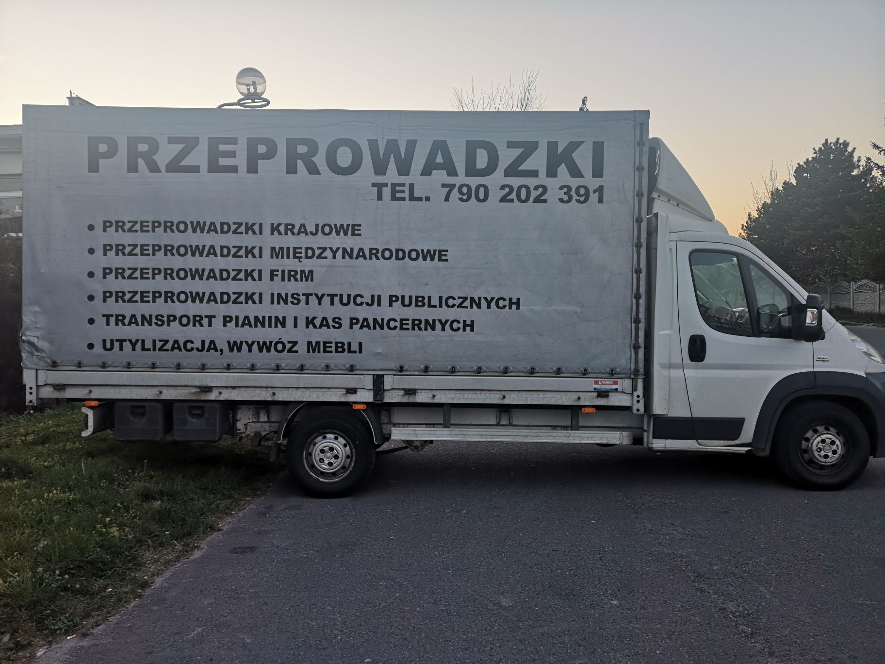 Sprawne przeprowadzki, Transport Mebli, Utylizacja mebli,Dostępni 24h