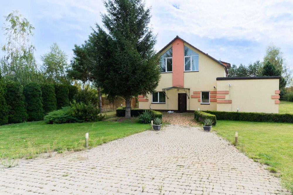 Продаж будинку 280 м.кв с.Великі Дмитровичі Обухівський р-н з ремонтом