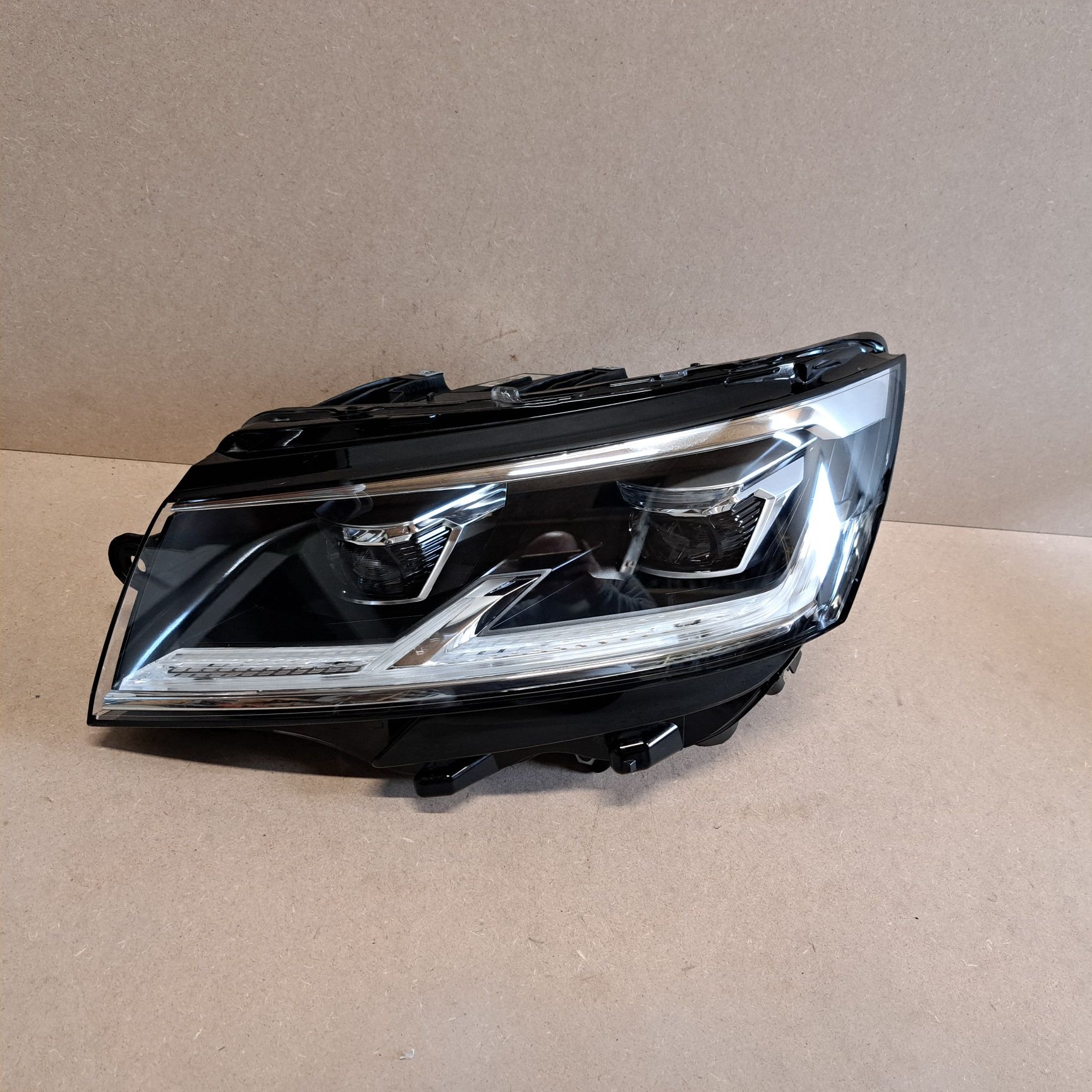 Lampa reflektor full led volkswagen t6 lift lewy europa