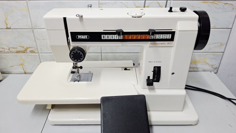 PFAFF do ciężkiego szycia ,skóry,jeans,tapicerka  metalowa maszyna